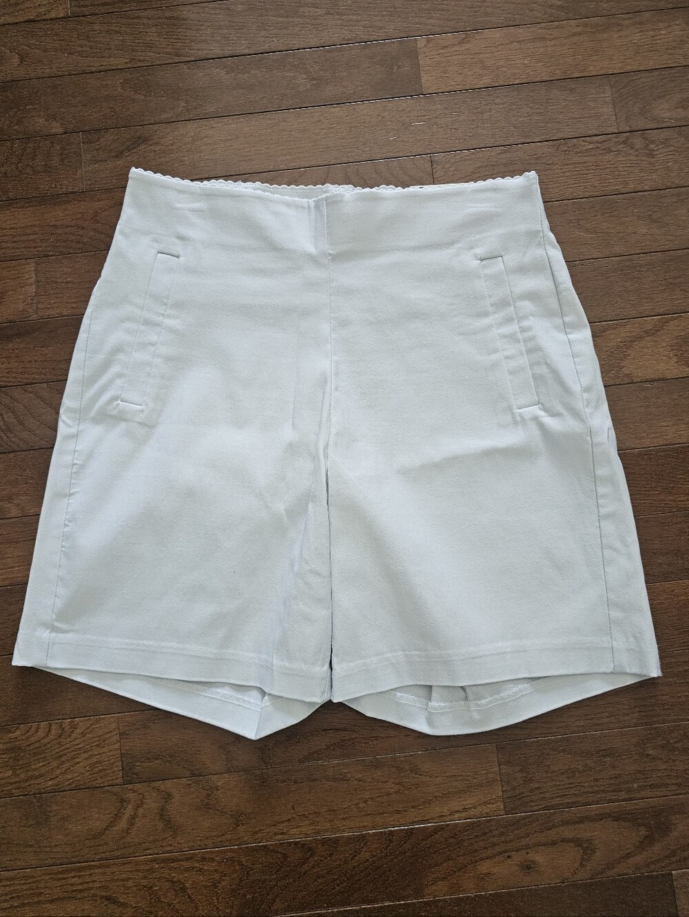 NWT ELLE Womens White High Rise Pull On Bermuda Shorts
